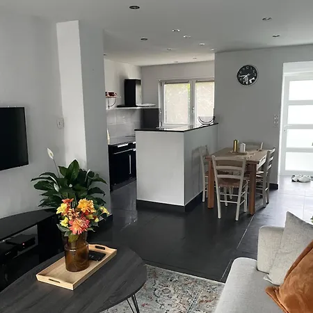 Daire Cozy House With Garden