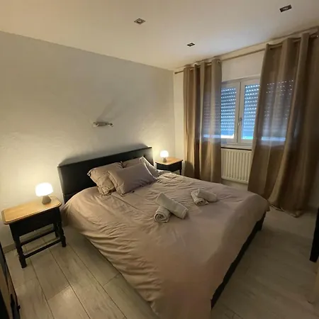 Apartamento Cozy House With Garden